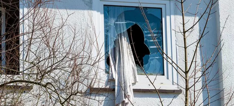 Storm Window Installation Contractors in Southchase, FL