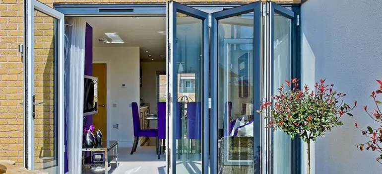 Commercial Door Glass Repair in Southchase, FL