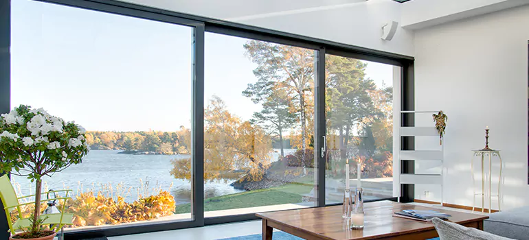 Custom Residential Window Tinting in Southchase, FL