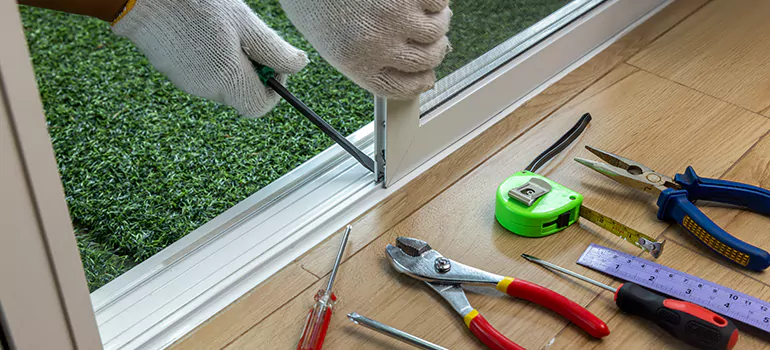 Window Hinge Repair in Southchase, FL